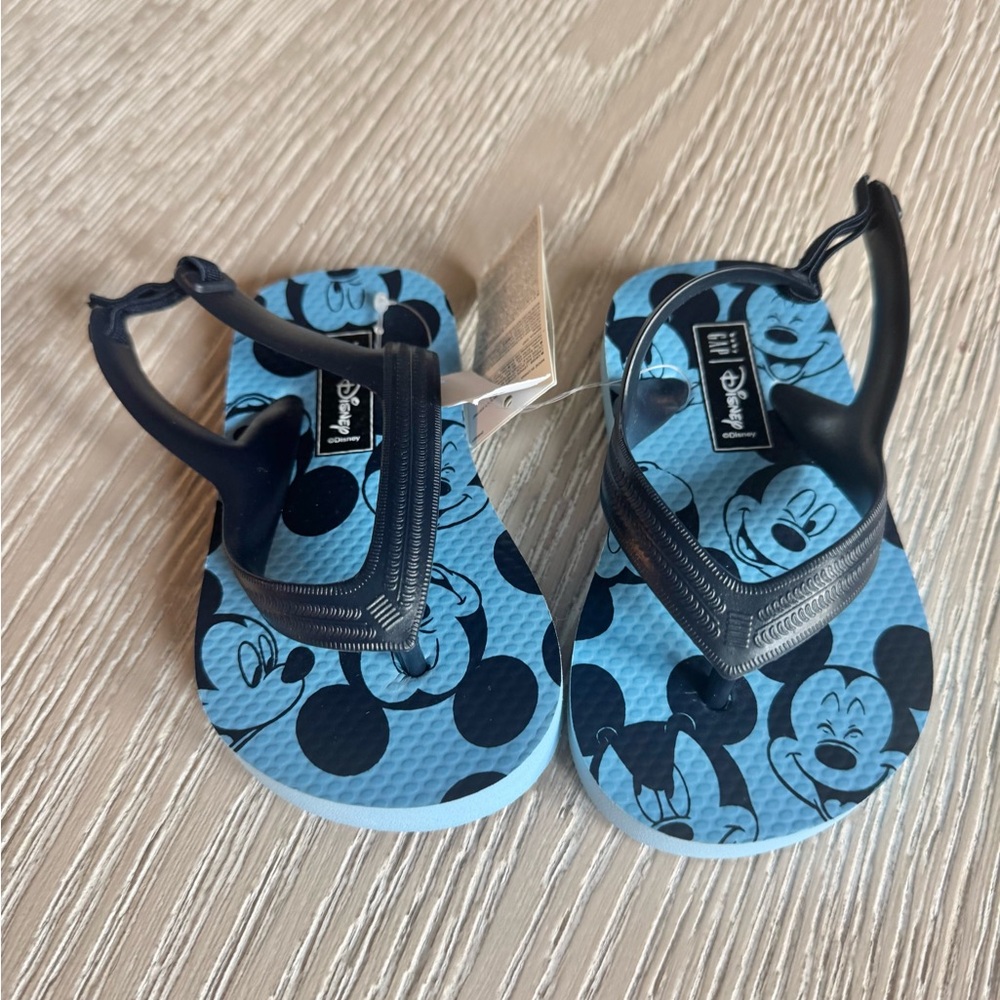 Disney Kids Blue Flip Flops, Size 5/6. NWT